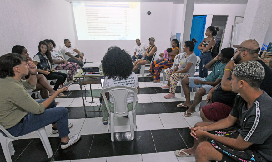 Encontro na Associação de Moradores de Tijuaçu, no Rio de Janeiro. Foto: Samuel Tosta / Ibase